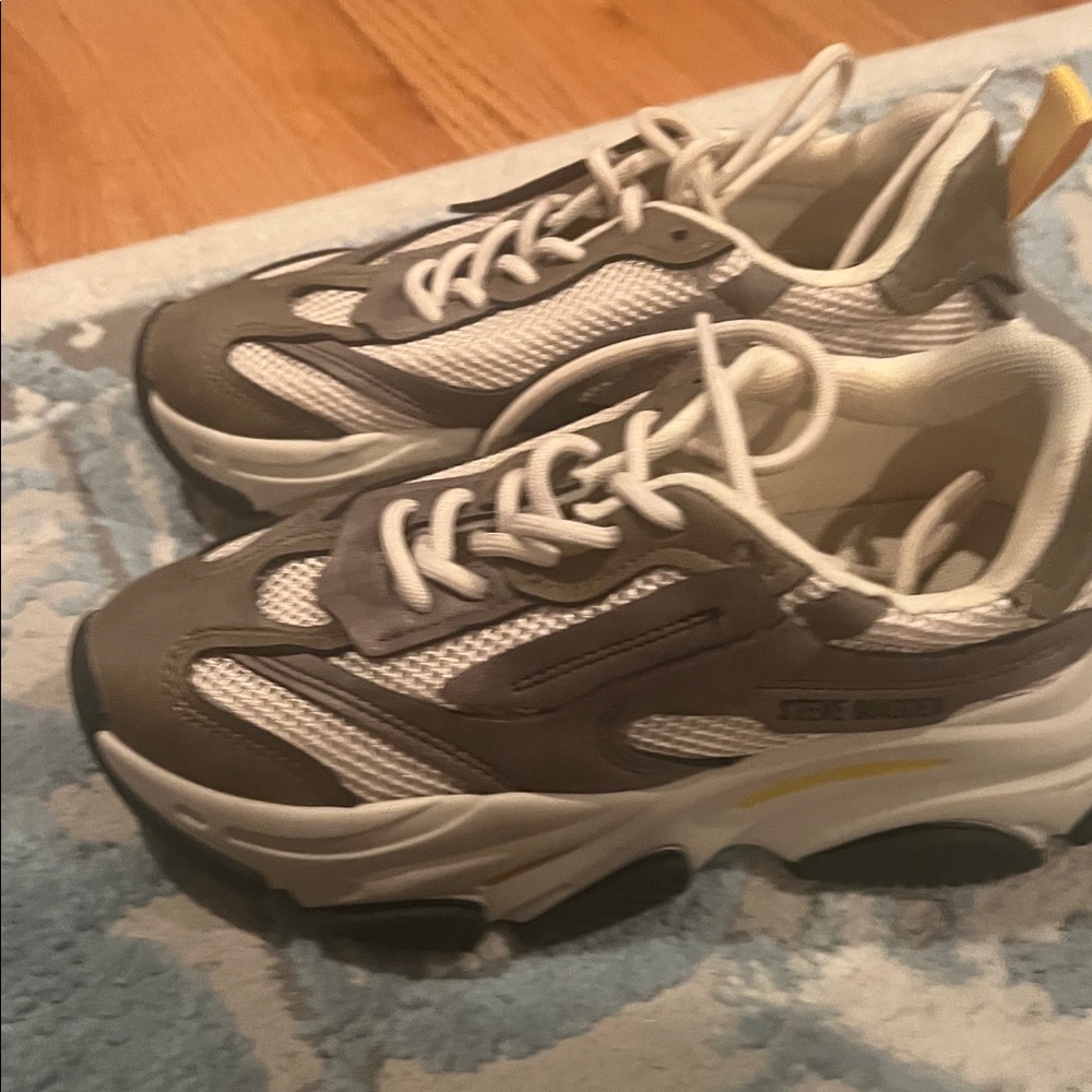 Steve Madden Possesion Sneakers .